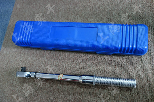 預置式扭力扳手