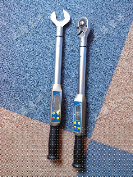 高精度數(shù)顯扭力扳手圖片